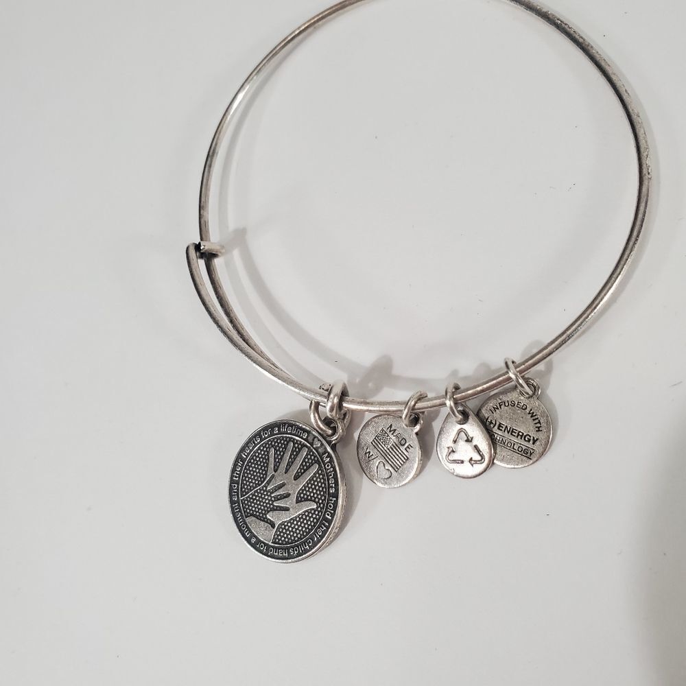 Alex and Ani bracelet‎